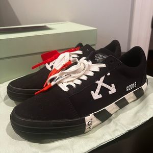 Off-White Vulc Low Top (2019)
